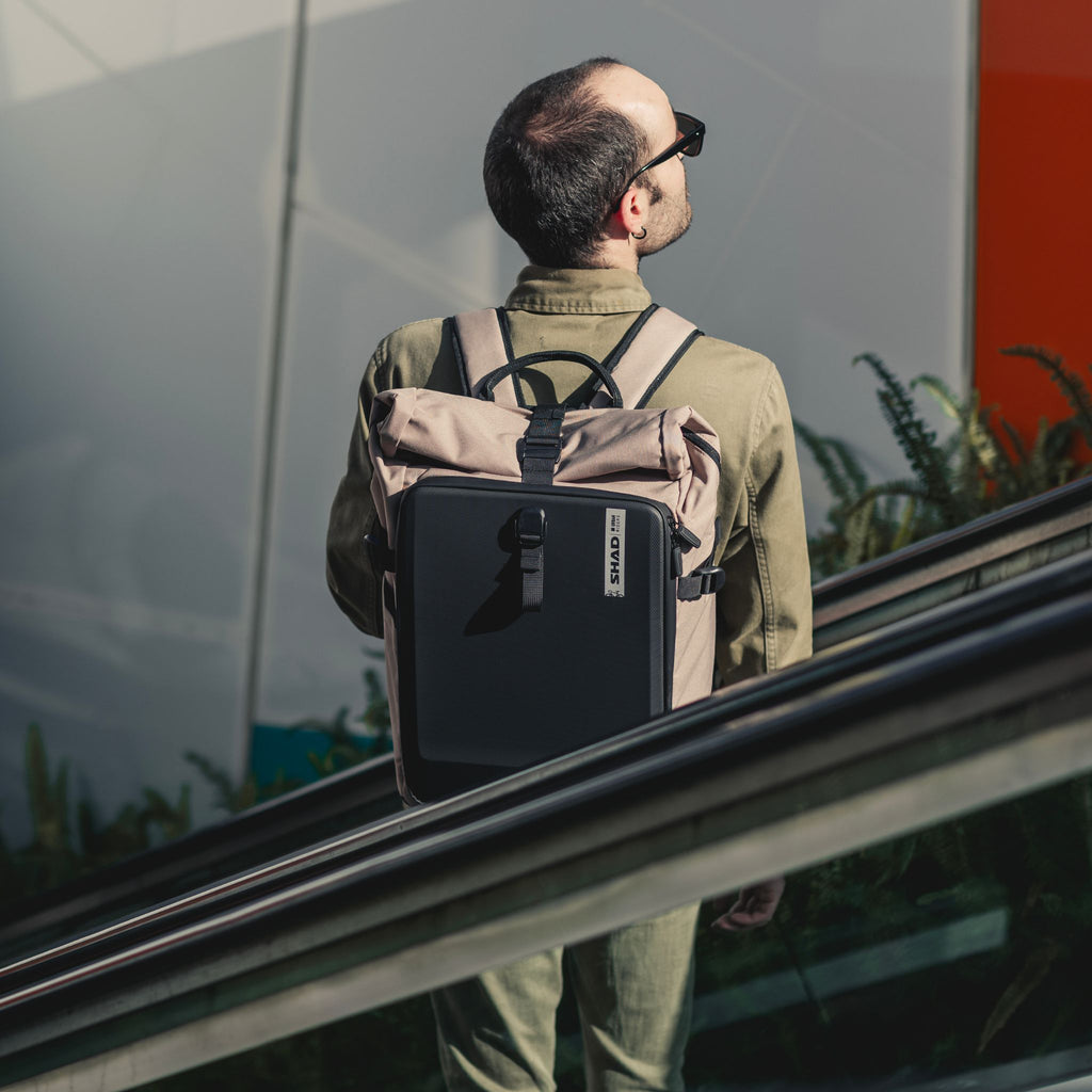 mochila-alforja-bicicleta-daily-Backpack-beige-ambiente-2
